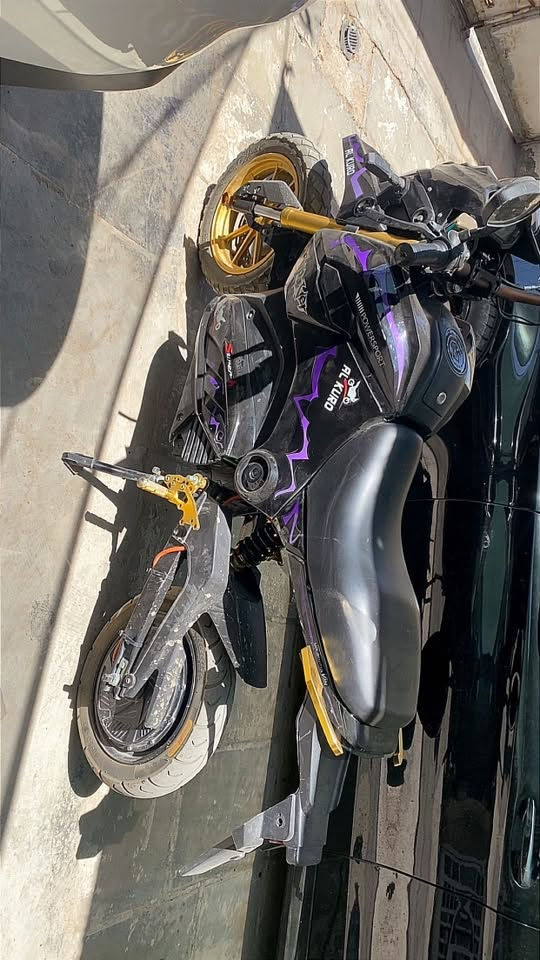 سلام عليكم دراجه شحن 
ست بطاريات 
ثلاث سرعات 
مفتاحين تشغيل عن بعد 
دراجه حلوه قتصادية 
سعر 1200 مليون 
بغداد *********** واتساب
