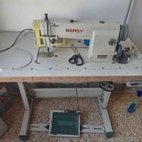مكينة خياطة • صناعي • نضيفه