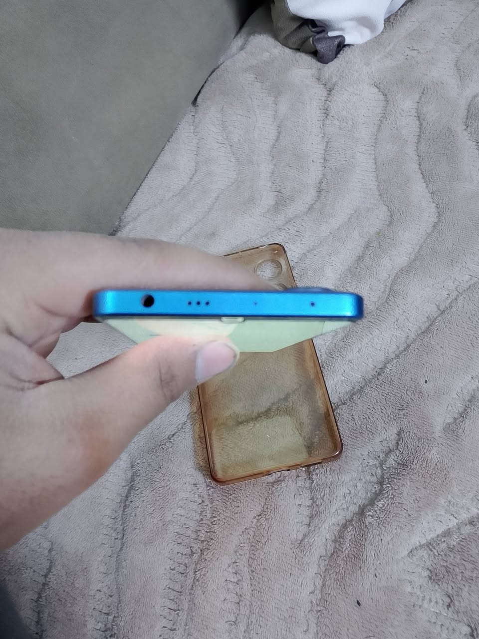 السلام عليكم جهاز بوكو F5 فايف جي نضافه 100 ذاكره 256 رام 12+12 بطاريه 5000  معالج  Snapdragon 7+ Gen 2  يشغل ببجي 90 فريم باقي العاب 120 للبيع اوه مراوس شعندك نزل مكاني حله رقمي ***********
