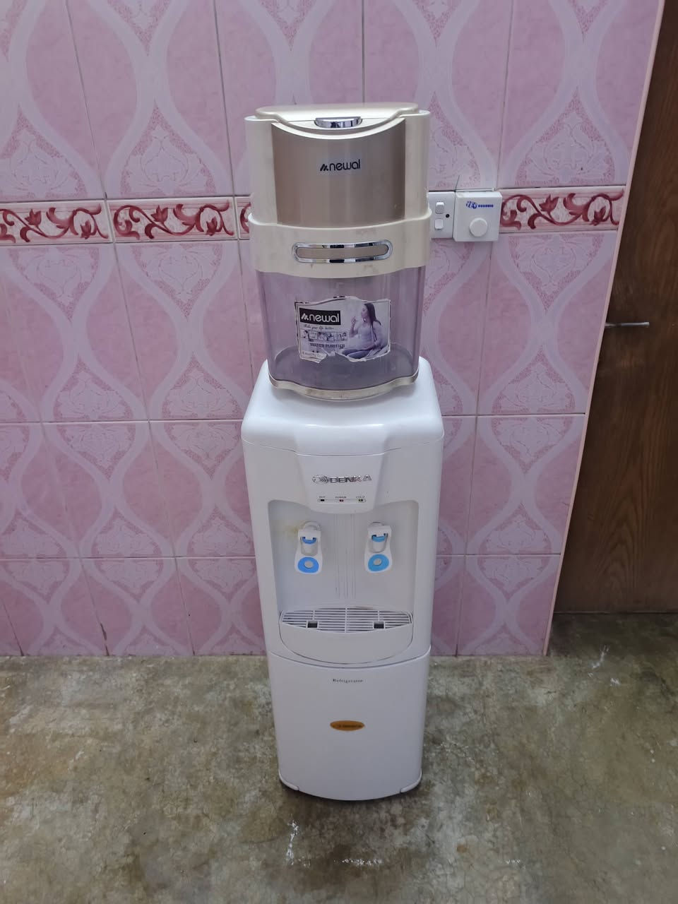 س ع براد شغال شرط حار بارد ثلاجه فول نضافه كل عيب مابيه كامل ويه الفلتر سعر 55 وبيه مجال مكاني كركوك حي عسكري شراي اتصل  ***********
