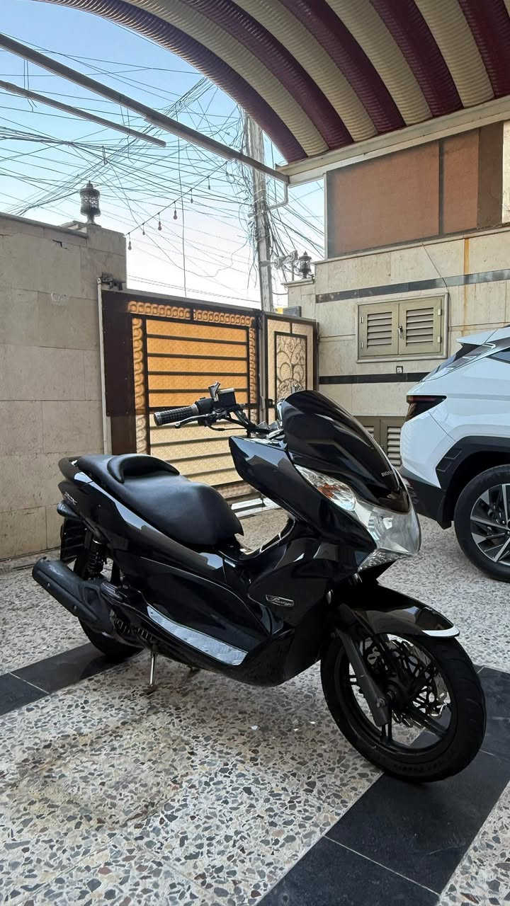 بيسي اكس pcx 125
للبيع الدراجه كفاله عامه 
ماشيه 25 
داخله 23
تايرات الشركه ما مبدلات 
بعدهن بالخط 
بيه قطع مميزه نيكلات
الغراض من اليابان والصور موجوده 
مال المزاد 🔝 
الدراجه كلش حلوه ومال جناي 
جديده بمعة الكلمه 
المكان بغداد حي اور 
***********
