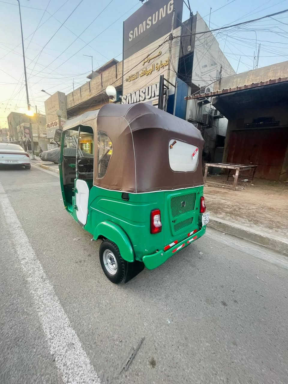 سلام عليكم ٢١   رقم وسنويه مكاني بغداد الكماليه عارضها ب ٥٤٠٠ وبيها مجال قليل رقمي 
***********
