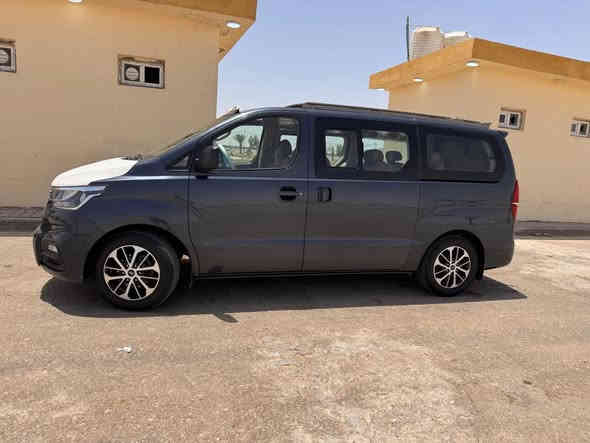 السلام عليكم ًستاركس للبيع موديل 2020 معلايه 2023  رقم بغداد مفتوح كير عادي سياره جديده جدا أخت الزيرو كلشي بيه عالشركه  كفاله عامه 

‭0780 943 9475‬
