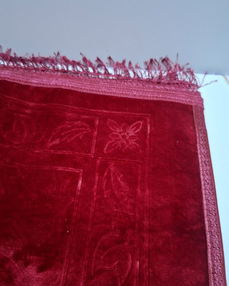 لكثرة الطلب تم تكرار سجادات الصلاة الثقيلة 
مع الطبع الحراري الثابت حسب الطلب 
ديالى / المقدادية / ***********
