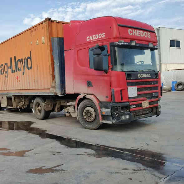 سلام عليكم سكانيه2004جوبلس امامي مكينه 420انجكسن اربع خطوط مكينه بيه بخار بس مابيه تنقيص  كير 3×3تخم تاير راس وعربانه تبريد شغال كهربائيات كله شغاله السعر 150بس الراس 115مربوطه فلات هاي العربانه مامربوطه وراه السنويه نافذه صار سنه بس عربي تحويل ثاني يوم العنوان بابل الحصوه ***********
