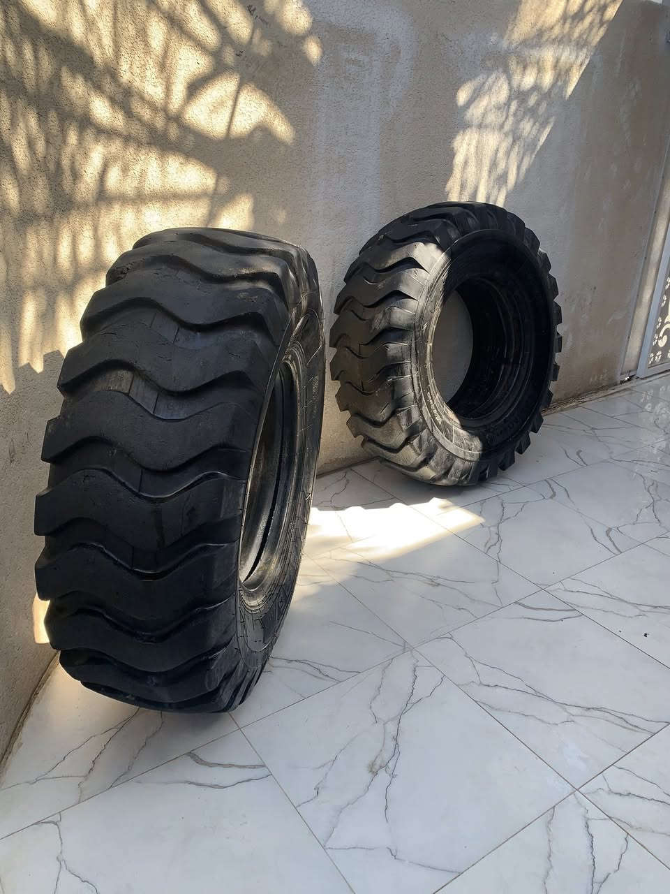 زوج تاير شفل قياس 17. 5. 25 عنوان ميسان ***********
