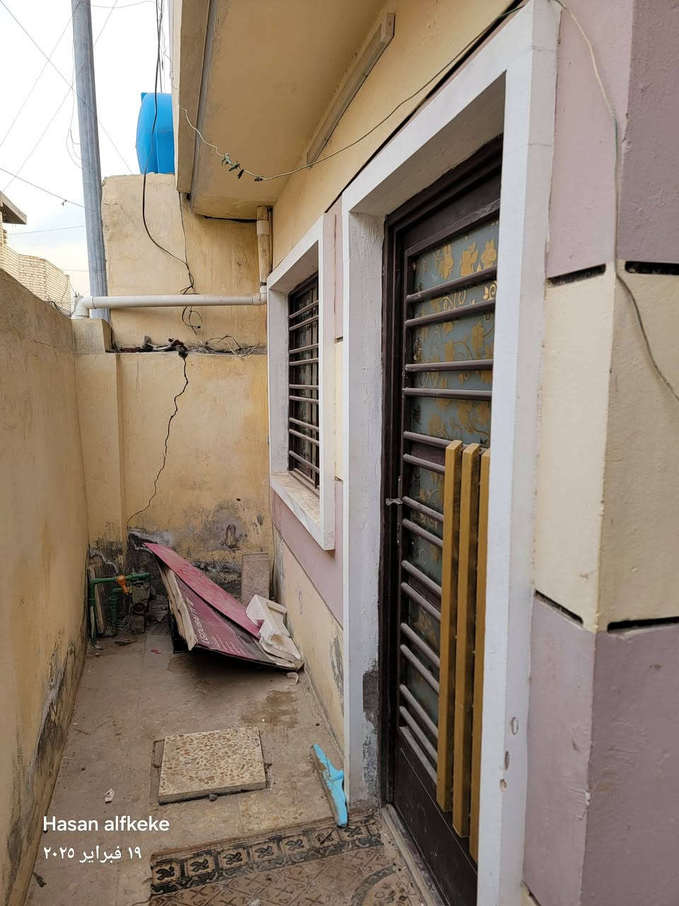 يا الله
بيت  مساحة ١١٠متر يحتوي على غرفتين واستقبال وصالة ومطبخ سيراميك والسطح اشتايكر والارضية كاشي الشعلة الدوانم ورى السجة قرب المضمدة ام علي وقرب شارع ابو دراج البيت بناء بلوك شوية بي رطوبة
طابو زراعي  بسعر ٤٣ مليون قفل.
للإستفسار الاتصال
***********
او واتساب
