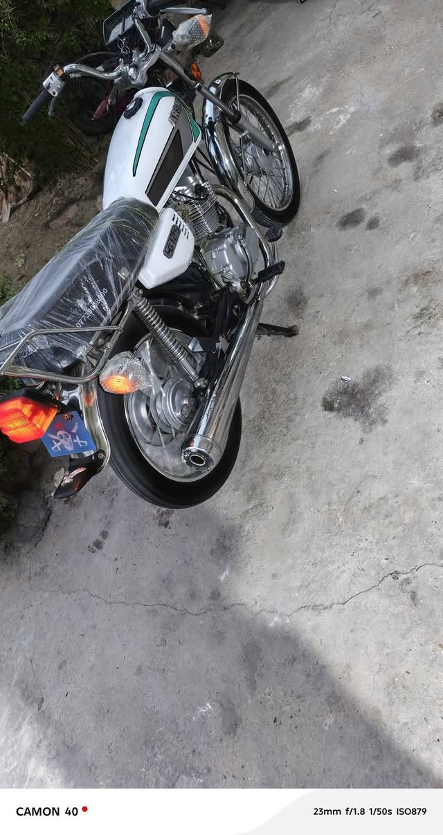 سلام عليكم دراجه اربعه كير لبيع موديل ٢١ الدرجة جاهزة كهربائيات كله شغاله تايرات جدد الدراجه جاهزة ومكفوله وكيله بكربلاء شلعه ومعدل ونعومه فول سعرهه ٥٢٥وبيه مجال بسيط مكاني اطوريج اوراق اسكنر ***********
