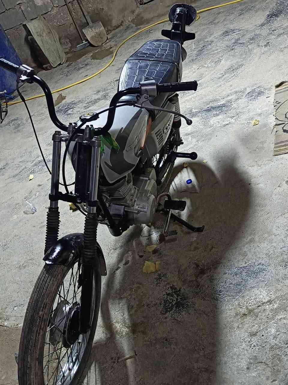 للبيع حربي دراجه تخبل شلعه فول نضافه  السعر 350 قفل مكان بابل حمزه الغربي رقم ***********
