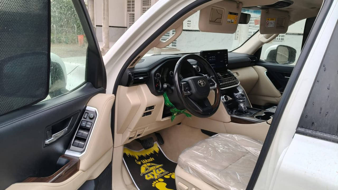 ***********
***********
لاندكروز موديل 2022 تنفس طبيعي ماشيه 38الف ساز باب اول ام ضمان فول مواصفات 3شاشات مكفوله كفاله عامه شرط لفحص السعر 610وبيه مجال
