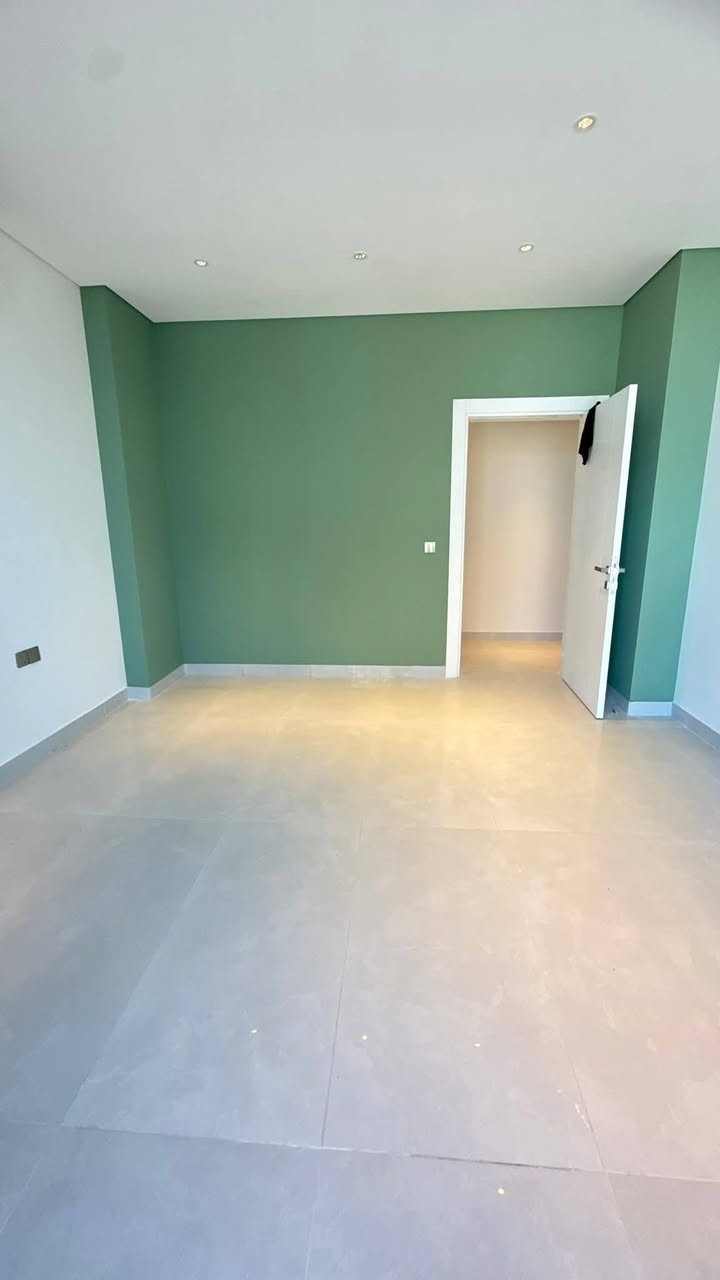 صباغ جدران داخلي وخارجي وعمل كافه الاصباغ الحديثه 

طلس معجون وستن / ورق جدران / سحبات فوم داخليه 

معالجه الرطوبه / ديكور بديل الرخام والخشب والشيبورد 

ترميم تصليح البيوت القديمه / شبابيك تنظيف وصبغ حراري

شغل درجه اولى / ***********
