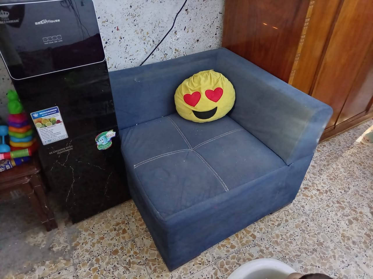 غراض للبيع 
تخم 250 وبي مجال 
عربانه طفل 25
الاتصال *********** 
بغداد حي العامل
