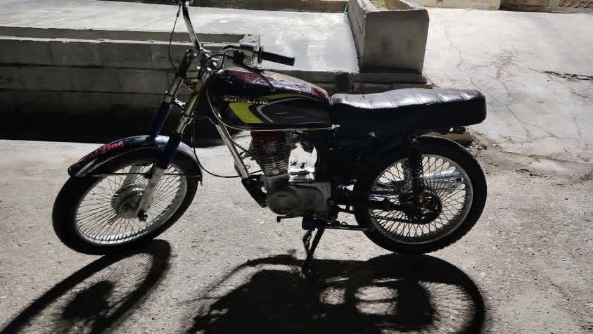 سلام عليكم
دراجه للبيع او المراوس بماكس او بوليس 
دراجه خير من الله مكينه تشك الكاع دراجه تايكر موديل 22+غراض الدراجه موجوده مازده و اشاير وبك لايت وباتري وكفرات السعر خاص رقمي ***********
المكان تقاطع القدس
