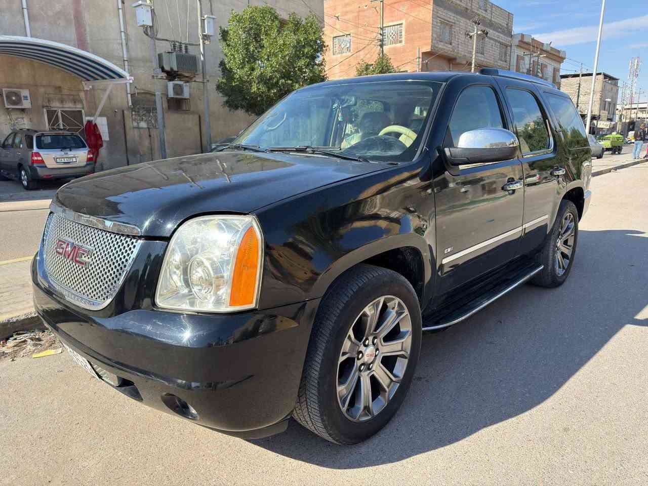 يوكن دنلي ادوات ادوات موديل 2009خليجيه مكفوله من الكص والسرقه والعشائر والانتر بول   فول مواصفات دخول جديد مكينه 5300 السياره جاهزه من كلشي مرقم شمالي 
 السعر 90 وبيها مجال حق الجيه مكان السياره البصره للاستفسار الاتصال بالرقم *********** موصفات السياره فول 1/1بيع فقط
