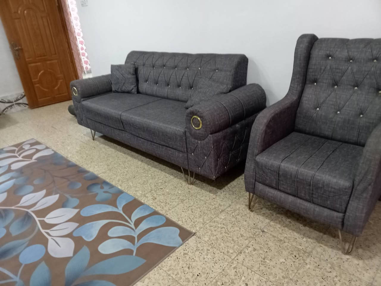 تخم ١٠ مقعد تركي حطاطه للبيع شراي يتصل على رقم ***********
