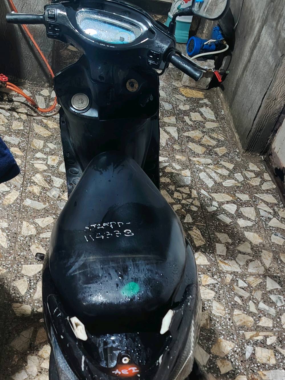 السلام عليكم حبايبي كامكوv2في تو للبيع  موديل2017نوزل لون ا سود. جاهزه دراجة. ومختمه ختم واحد ع فحص كلشي مابيها ولا مبدل بيها طالعه 2025/11/3 السعر700وبيها مجال للشراي عنوانها النجف الاشرف. للاتصال *********** او مراسلة صفحة خاص.