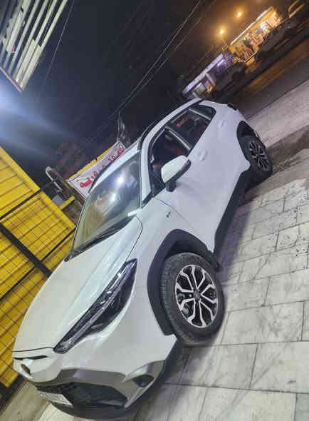 سلام عليكم للبيع فقط 
تيوتا فرونت لاندر  ٢٠٢٥ خليجي هايبرد تجميع صين اخت الزيرو ماشيه ٢٢ الف كيلو متر حقيقي فول مواصفات مكفوله كفاله عامه من كلشي بحاله الوكاله 
محرك الفين هايبرد 
لايت عدسات LED
 فتحه سقف سلايد 
اشاير بلمري 
تبريد قطعتين 
كشن كهربائي +جلد لون احمر 
بصمه دخول ذكي 
رادار قياده ذاتيه 
تحكمات ومودات قياده 
شاشه كبيره كامره خلفيه 
وباقي مواصفات معروفه رقم بغداد الدولي تحول مباشر وسياره جديده وكفاله عامه
السعر مالته ٢٤ مليون عراقي وبيه مجال بسيط حق الجيه للشراي 
مكاني بغداد قرب علوه الرشيد يم القوس 
اي استفسار الاتصال بلرقم فقط 
***********
***********
