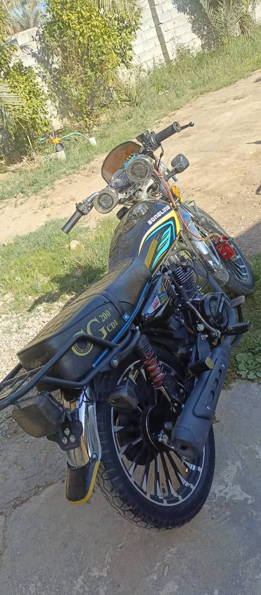 سلام عليكم سيفان 26 جديدة لوك لون اسود السعر 900وبيها مجال قليل للاستفسار الاتصال على الرقم ***********
