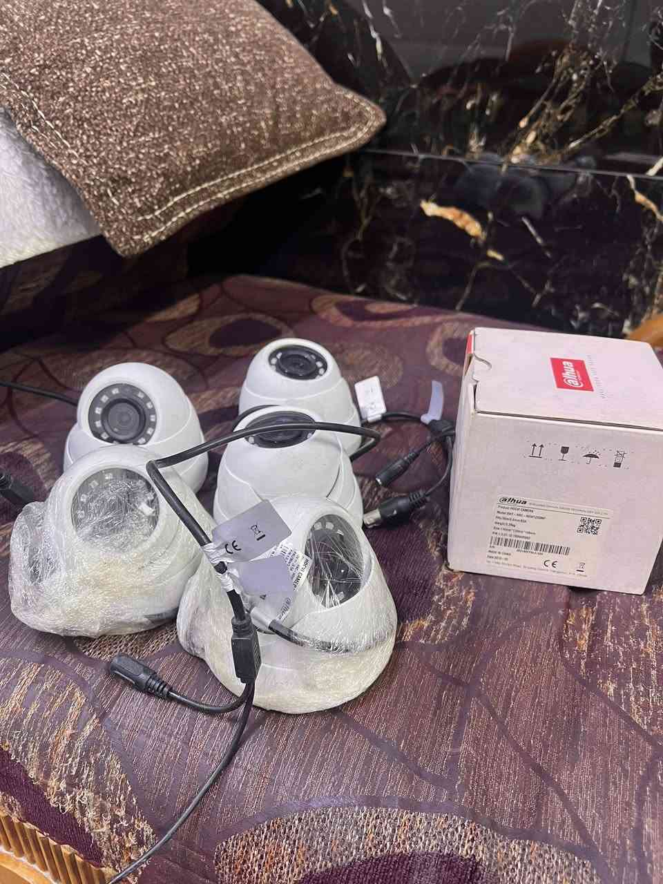 كامرات دهوى الاصلية مستعملة لمدة شهر نظيفات كلش للبيع قيم واخذ  اي استفسار ع الرقم واتساب 
***********
