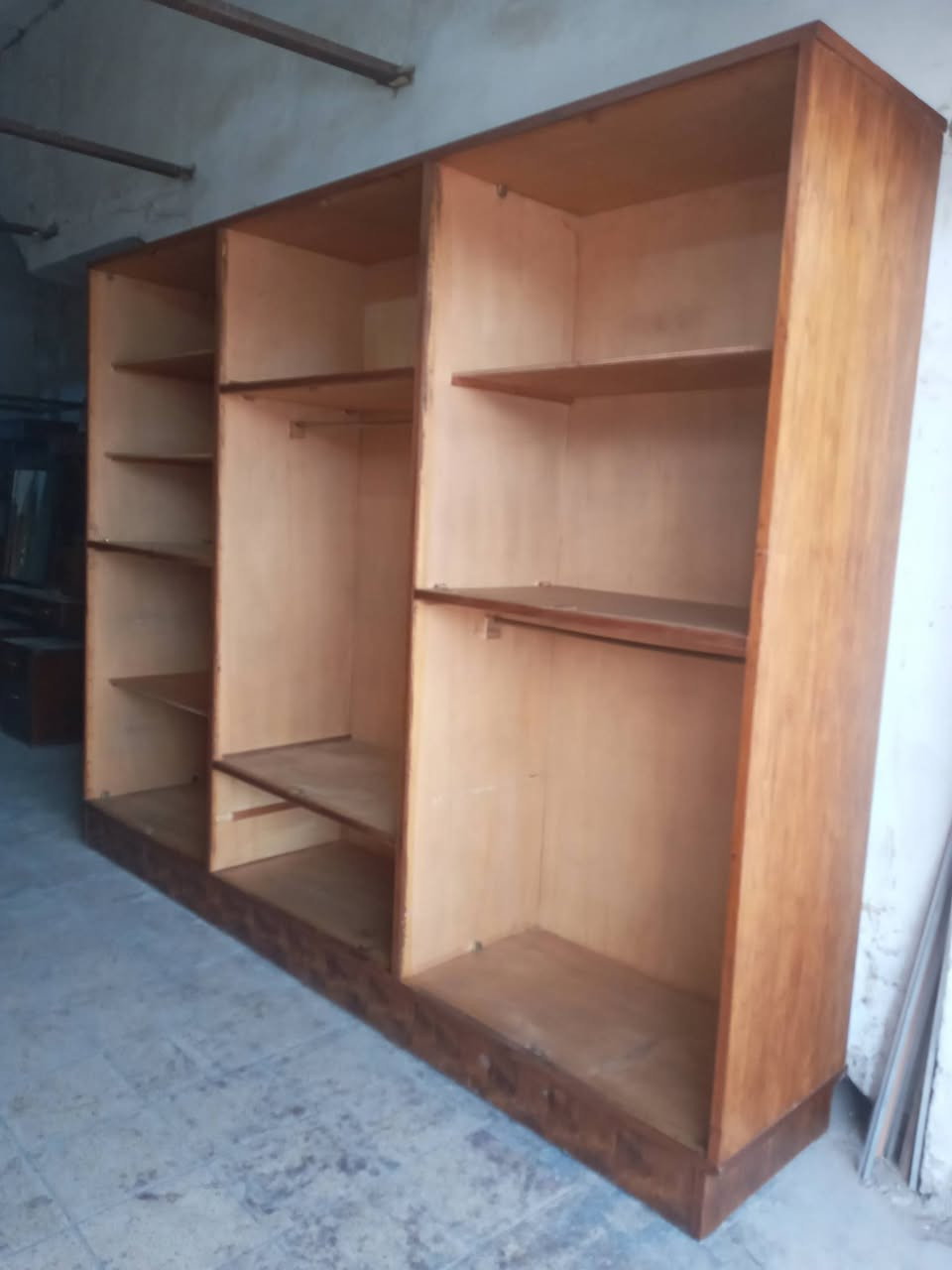 كنتور ملحق 6 ابواب صاج تزكام مستعمل ارتفاع مترين و50 سم عرض 3 امتار و20 سم عمق 60 سم السعر 500 وبي مجال العنوان بغداد حي الإعلام الشباب نهاية شارع سوق اميمه  صيدلية نور الشباب قرب النادي التجاري  موبايل عراقنا وتساب بي 
*********** 
***********

يوجد شدو توصيل غير مجاني داخل بغداد فقط
