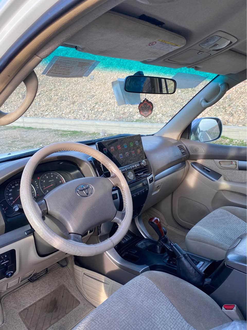 LAND CRUlSER PRADO
موديل 2008
السيارة كلين 
مواصفات السيارة :
فور ويل 
محرك 2700
عليها منظومة غاز 80 لتر
تبريد قطعتين 
غرفة السيارة كلش نظيفة
تايرات جدد 
وبالاضافة عليها ادامة كاملة (نوزلات_ بلكات_ حدادية امامية وخلفية )
لايتات زنون 
ممشى السيارة 266 الف km
شرط التحويل والغرامات 
سعرها 165
للتواصل 
*********** أربيل, العراق
