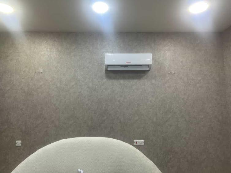 سلام عليكم متوفر كادر للديكورات وورق الجدران شغل درجه اولى 

الارقام : محمد ***********
الارقام : قتيبه ‭0775 575 2772‬ ، ‭0750 517 3699‬

هذا شغلنا :👇🏽
