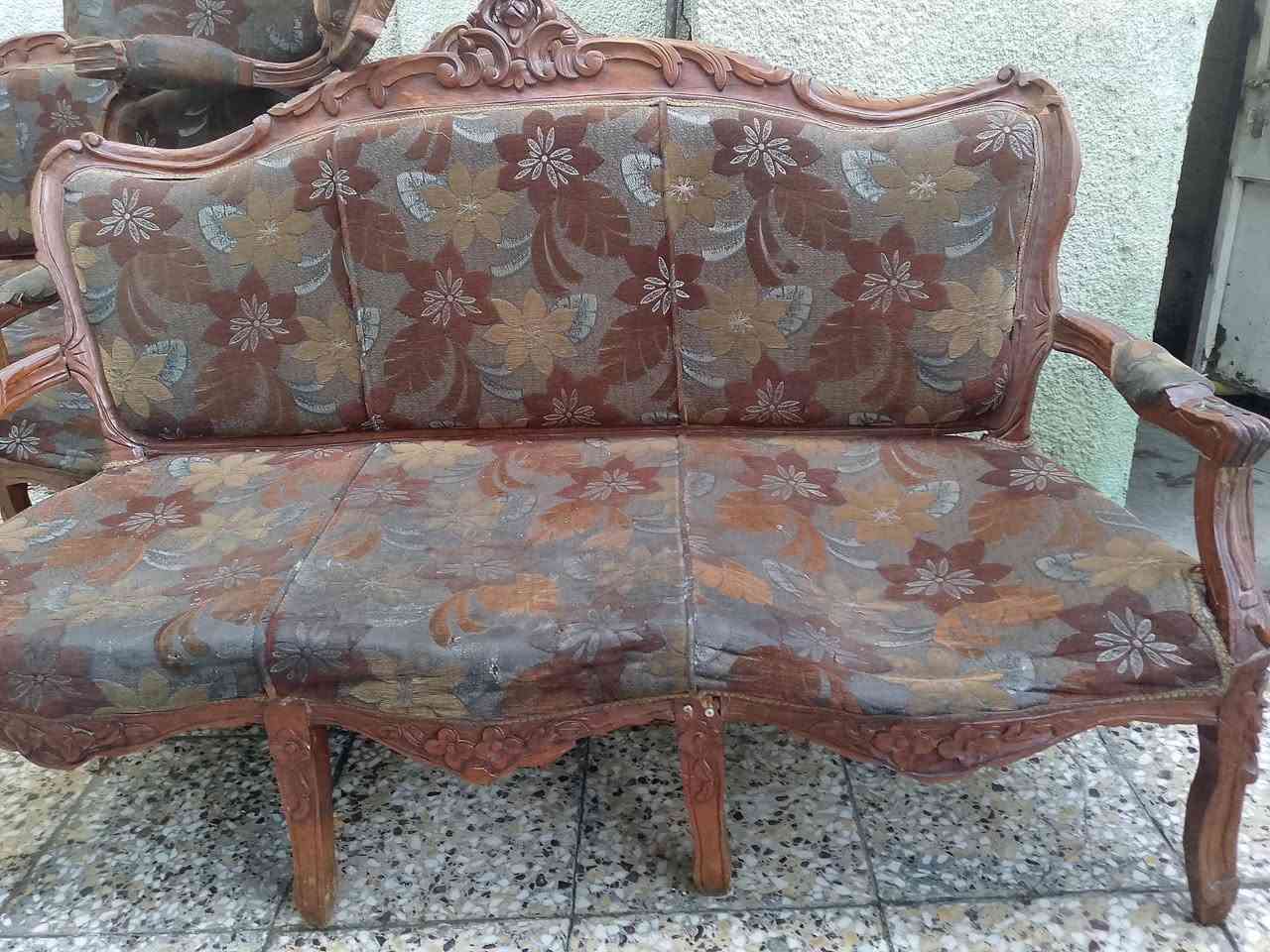 اربع كراسي و2 تخومه كبار ب60 الف


**إذا كنت صاحب هذا الإعلان وتريد حذفه لأي سبب، رجاءا أرسل رسالة إلى الدعم الفني**