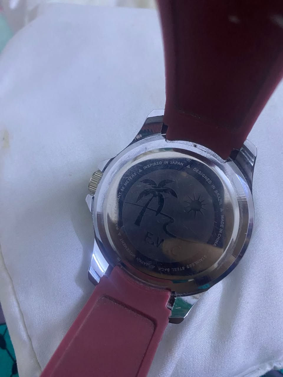 ⌚ ساعة شبابية أنيقة للبيع ⌚
ماركة E.W.C، لون عنابي مميز 
خفيفة ومريحة باللبس، شغالة تمام
قيم سعرها واخذ


**إذا كنت صاحب هذا الإعلان وتريد حذفه لأي سبب، رجاءا أرسل رسالة إلى الدعم الفني**