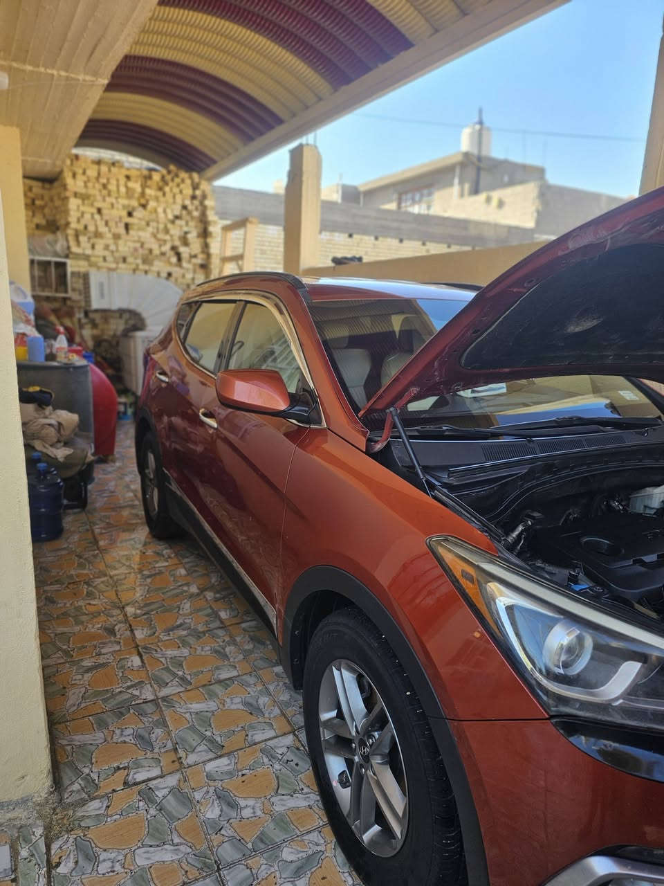 سلام عليكم من رخصة الادمن
سنتافي2017لون مشمشي مميز 
رقم واسط تحويل ثاني يوم 
سياره مكفوله ماعده باردات بالجاملغ الامامي جهة اليمين قليل 
سياره جديده معنى كلمة 
مال جناي 
سبير مانازل تايرات الشركه معى الكتلوكات الاصليه 
نضام سبورت دفع رباعي 
السعر ١٦٣ وبيها مجال حك الجيه مكان واسط الصويره 
***********  ملاحضة السياره وارد أمريكا اكلين
