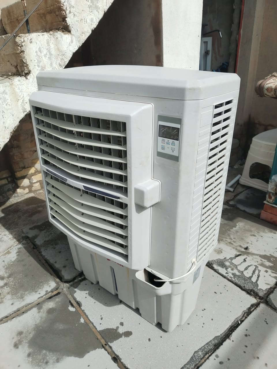 السلام عليكم شباب كونفيره جديده بعدها كلش نظيفه ٣سرع شغاله الحجم الكبير بعقوبه حي المعلمين للاستفسار *********** السعر ٨٥
