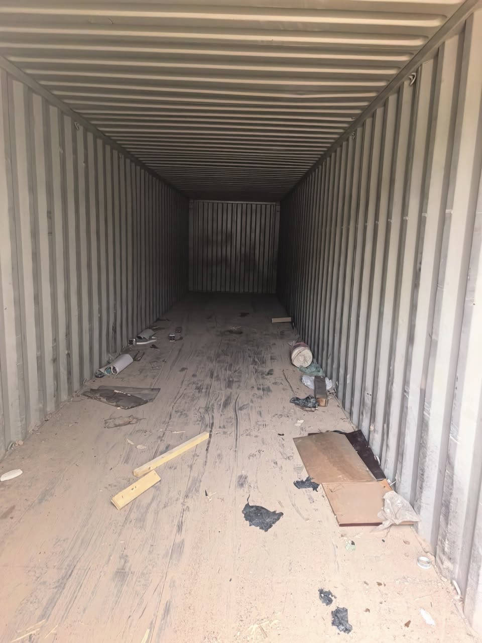 ياالله 🧿🧿🧿 يارزاق حاويات طول ١٢ متر بنظافة أكثر من ٩٠ بالميه شرط جدد كارتون داخل وخارج موديلات حديثه عنوانا نجف الاشرف *********** 🧿🧿🧿
