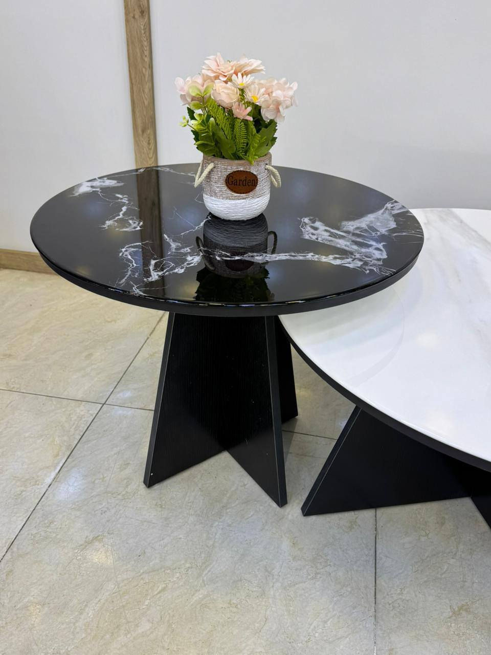 ✨ سيت طبلة ثنائي مودرن ✨
تصميم راقي يضيف لمسة فخامة لصالونج 🤍🖤

سطح ماربل أنيق (أسود + أبيض)
قاعدة ثابتة وقوية
شكل عصري يناسب كل الديكورات ✨

عملي وخفيف بالحركة
تقدرين ترتبيهم سوا أو كل وحدة بمكان 💫

📏 القياس: 125 سم
🚚 توصيل لجميع المحافظات

العدد محدود 🔥
للحجز والاستفسار راسلينا خاص 💌

#سيت_طبلة #طبلة_مودرن #اثاث_راقي #ديكور_منزل #اثاث_عراقي #عروض_اثاث


**إذا كنت صاحب هذا الإعلان وتريد حذفه لأي سبب، رجاءا أرسل رسالة إلى الدعم الفني**