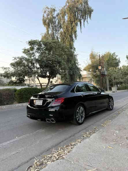 🚘🔥 للبيع – Mercedes C300 AMG Kit موديل 2018 🔥🚘
رقم بغداد رسمي – جاهزة للتحويل مباشرة ✅

📍 الموقع: بغداد / السيدية
📞 للتواصل: ‎*********** (اتصال / واتساب)

━━━━━━━━━━━━━━━
✨ تفاصيل السيارة الأساسية:

• موديل 2018 – AMG Kit رياضي 🏁
• محرك Turbo 2000cc بقوة 241 حصان ⚡
• كير 9G-Tronic – 9 نمر 🚦
• دفع خلفي RWD سبورت 🏎️
• ممشى 35 ألف ميل فقط ✅
• وارد أمريكي 🇺🇸
• لون خارجي أسود × داخل جلد أسود ملكي 🖤

━━━━━━━━━━━━━━━
🔹 أهم المواصفات:

• باكج AMG الكامل: صدامات + دوزرات + ويلات AMG 18 🏁
• فتحة سقف سلايد روف 🌤️
• إنارة LED أمامية 3 فصوص + خلفية LED 💡
• إنارة محيطية Ambient Lighting 🌈
• ستيرن AMG رياضي + شفتات سبورت 🎮
• شاشة وسطية + مالتي ميديا + CarPlay 🎶
• كراسي جلد كهربائية مع ميموري + تدفئة 🔥
• حساسات أمام/خلف + كاميرا خلفية 🎥
• وضعيات قيادة: Eco – Comfort – Sport – Sport+ ⚡
• كروز كنترول + نظام النقطة العمياء 🚨
• تبريد قطعتين أمامي + خلفي ❄️
• صندوق كهربائي (شفط) 📦

━━━━━━━━━━━━━━━
🛠️ ملاحظات مهمة:

• بدون دواخل ✅
• بدون إيرباك ✅
• صبغ قطعتين فقط (بنيد + جاملوغ) 🎯
• السيارة فحصها عالي جداً ومكفولة ✔️

━━━━━━━━━━━━━━━
💰 السعر: للجادين فقط على الخاص – وبيها مجال 🔥

━━━━━━━━━━━━━━━
🚗✨ نعمان أوتو | Numan Auto – ثقة التعامل وجودة السيارات ✨🚗

#مرسيدس #Mercedes #C300 #C300AMG #AMG #AMGKit #CClass #MercedesC300 #MercedesBenz #C300_2018 #مرسيدس_بغداد #سيارات_بغداد #سيارات_للبيع #بيع_سيارات #NumanAuto #نعمان_اوتو #بغداد #السيدية #رقم_بغداد #وارد_امريكي #سيارات_فخمة #Cars #LuxuryCars #Baghdad #IraqCars #CarForSale
