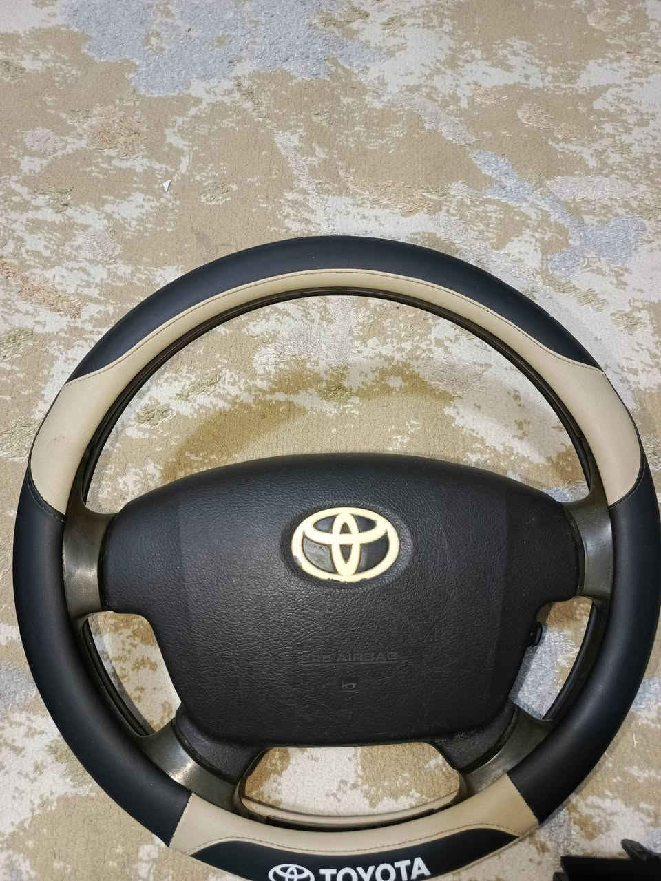 السلام عليكم/ غراض لاندكروز اصليات اوجدد تفصيخ للبيع للاستفسار ***********
