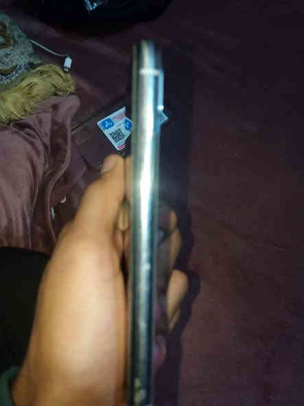 سلام عليكم شباب ايفون x عادي مبدل شاشه و بطارية فقط السعر 125 ***********فقط تصال مابي واتساب مكاني بغداد مدينة الصدر
