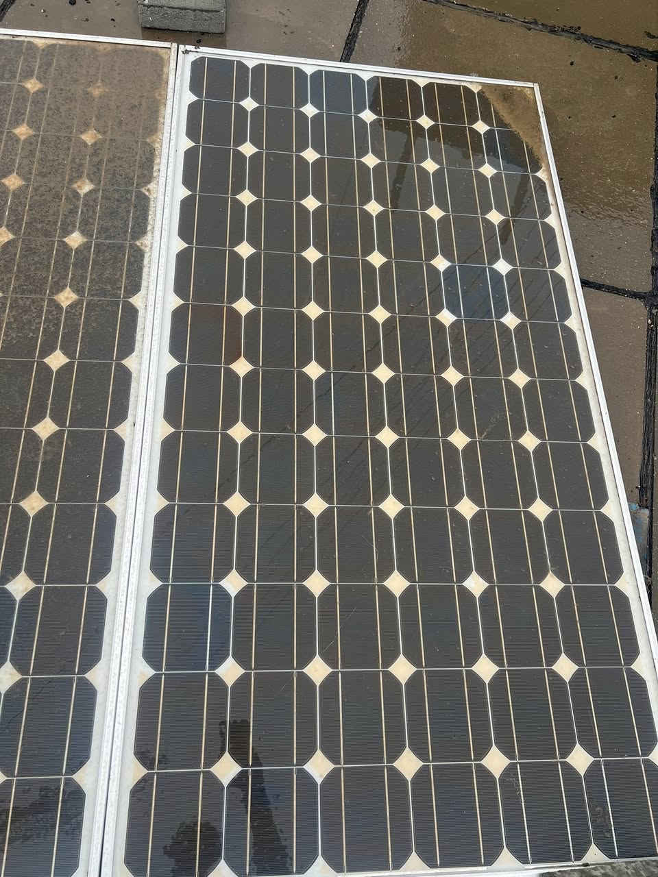 السلام عليكم الواح للبيع مستخدمة بدون اي ضرر عدد ٦  (٣٣٠واط)مكاني بغداد الكرخ ويوجد الواح نوع شارب عدد ٤ (١٧٥ واط)للبيع
كلهن بدون اي ضرر او كسر
اللي يفيدوه يدخلي خاص ومنختلف عالسعر


**إذا كنت صاحب هذا الإعلان وتريد حذفه لأي سبب، رجاءا أرسل رسالة إلى الدعم الفني**