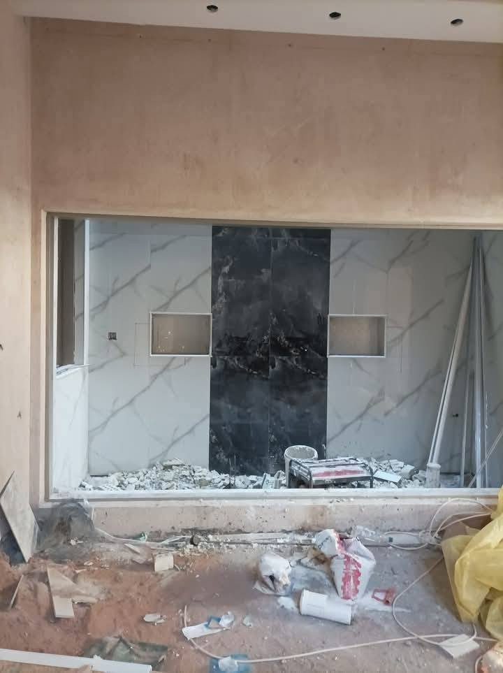 خلفه مرمر وبورسلين عمل ممتاز بما يرضي الله 
استلام مهندس مكاني نجف ***********
