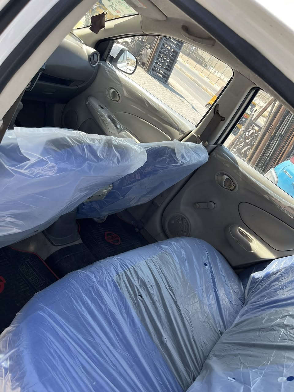 السلام عليكم 🤍
نيسان سني 2020 ام بليته زركه
رقم سليمانيه تحويل ثاني يوم 
سياره جاهزه لاخر حبايه 
تخم نوزلات وبلكات جدد 
تخم تاير جديد 
سياره مدوشمه عام 
السياره بيها تبيدل جاملغات اماميه لجماليه جاملغات قديمه موجوده جارد لونهن وبدلتهن 
كصه مال قماره بيها صبغ اثر بنيد طاير على قماره متعدل ومصبوغ بدون معجون وعدي فديو قبل صبغ وبعد صبغ فقط القماره 
السياره مال جناي تطلع من يمي كبل تشتغل بيها على باب لله ربع متصرف عليها 
مكاني بغداد مدينه الصدر 
السعر 88 وبيها مجال 
الرقم 
***********
