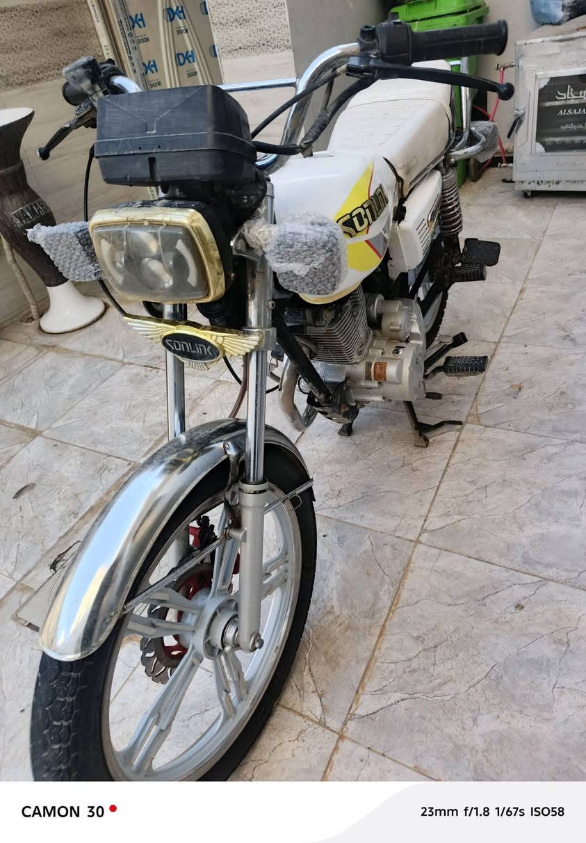 السلام عليكم دراجة سونك للمراوس أو بيع موديل ٢٤للبيع السعر ٦٠٠وبيها مجال للطيبين المكان بغداد زعفرانية ‏‏‪***********‬‏ أوراقها بيها كهربايات كلها شغالة سلف نكرة لايت زنون
