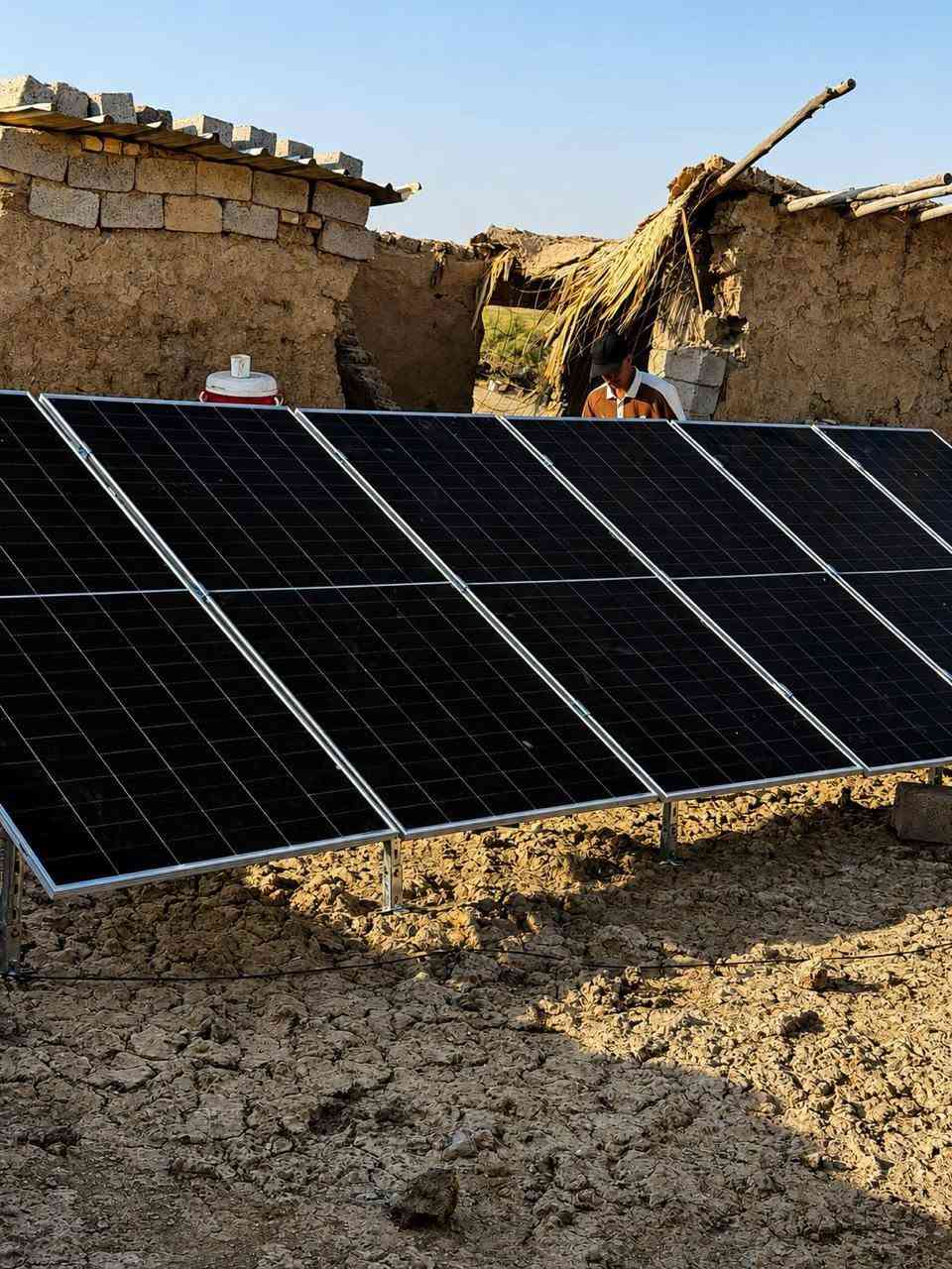 يوم السبت  الموافق/2026/7/11

بفضل الله وتوفيقه، تم الانتهاء من نصب منظومتين طاقة شمسية متكاملة ومصممة بأعلى معايير الكفاءة والجودة،
____________________________________.
#المنظومة_الاولى
الموقع:  / #مندلي_ترصخ
 وداعاً لانقطاع الكهرباء.. منظومة 12أمبير نهاري 8امبير ليلي

1- ألواح لونجي عدد 6قدرة اللوح الواحد 620واط 
2-بطارية ليثيوم51.2 ماركة Felicity قدرتها  10كيلو واط IP65
3- إنفيرتر Felicity قدرته 6 كيلو واط مع واي فاي مدمج
4-الهيكل والقواعد: هيكل وقواعد Meccano (ميكانو) مجلفنة، قوية ومتينة جداً،
5- أجهزة حماية و قواطع ( AC + DC )
____________________________________.
#المنظومه_الثانيه 
الموقع: / #مندلي_7_نيسان
 وداعاً لانقطاع الكهرباء.. منظومة 20 أمبير نهاري /16ليلي

1- ألواح جينكو عدد 8 قدرة اللوح الواحد 725واط 
2-بطارية ليثيوم51.2 فلستي  قدرتها  16 كيلو واط 65ip
3- إنفيرتر Felicity قدرته 12 كيلو واط 65ip
4-الهيكل والقواعد: هيكل وقواعد Meccano (ميكانو) مجلفنة، قوية ومتينة جداً،
5- أجهزة حماية و قواطع ( AC + DC )
____________________________________.
 
الكهربائي: مروان عدنان
                
للإستفسار أكثر الإتصال على الأرقام أدناه 
‏‪‏‪***********‬‏
‏‪***********
