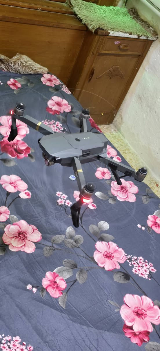 سلام عليكم  درون البيع مافك برو جديده  شرط الفحص  بس بيه نقص شريط كمبل سعر 650 بيه مجال رقم ***********
