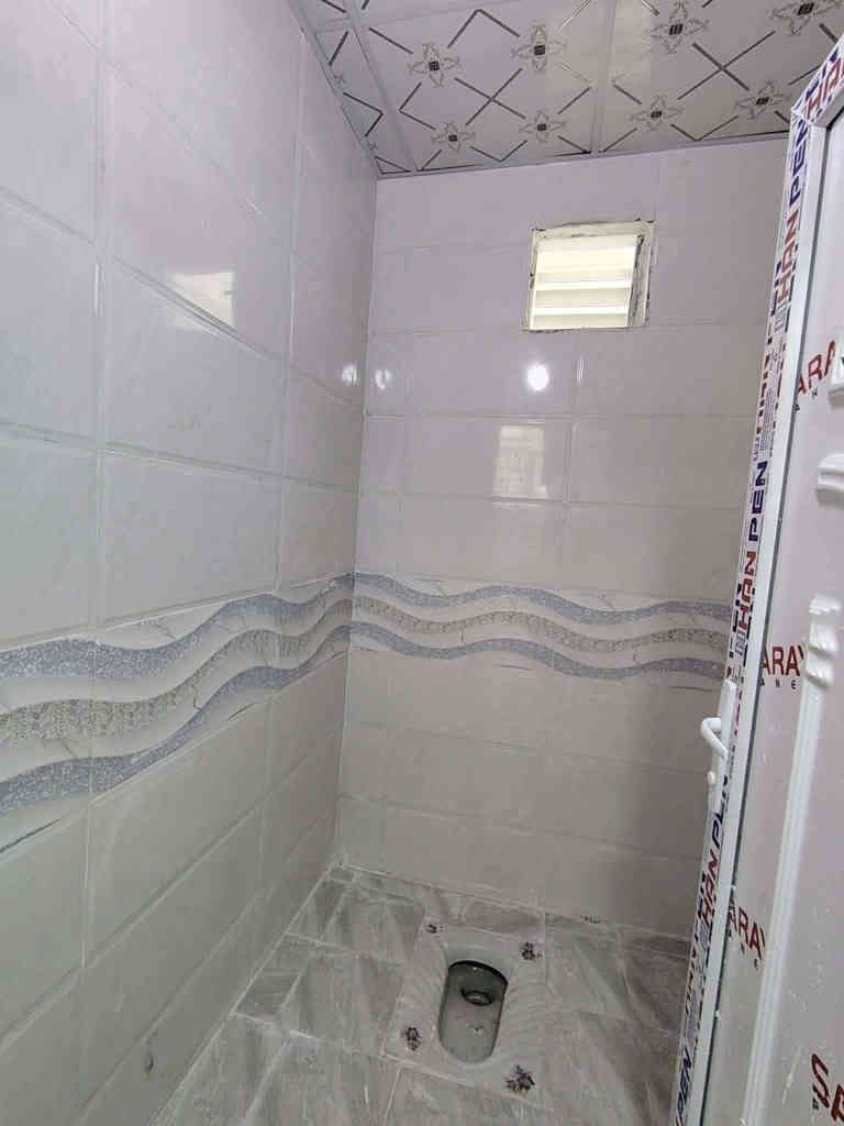 دار للبيع  50 م 🏡 (مكتب الخليج للعقار عمود327)
*********** وتساب
***********
✅ مشمول بقرار التطويب 

بسعر /27/ مليون مع المجال/ بل خط الأول قريبه عله شارع العام
موقع /نجف 🏡شارع الحولي مال المطار عمود 327

البناء 🏡 
غرفه/صاله/مطبخ / صحيات/مكشوفه
بناء مرتب/ اساس + سقف كونكريت + طابوك

ألخدمات 🏡 ماء/كهرباء/مدارس/سوق/تبليط/لحد الباب النجف, العراق
