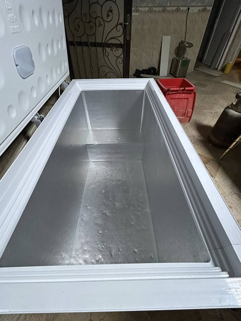 سلام عليكم مجمده 16 قدم وثلاجه جدد مشتغلات شهر بس لاستفسار ***********
