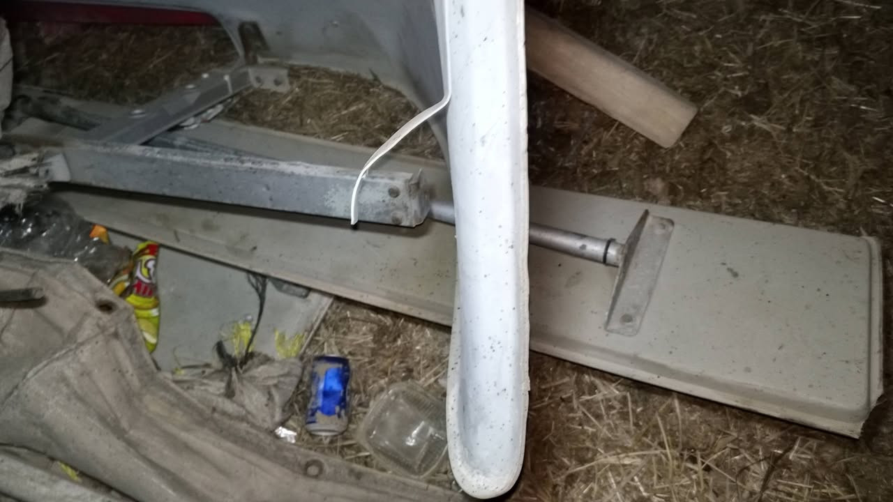 كاسحه وزعانف للبيع ***********
