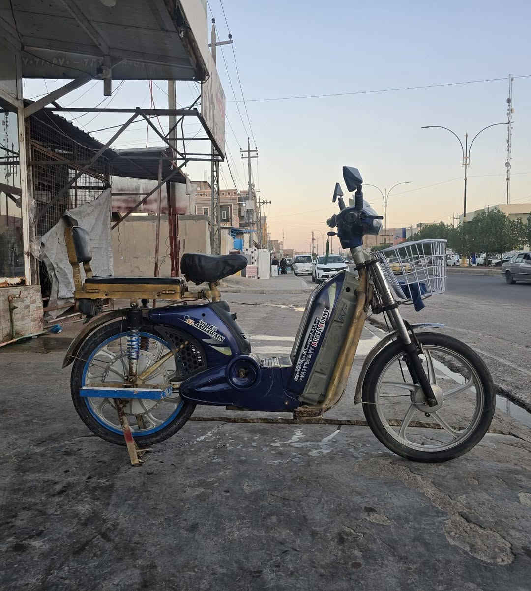 سلام عليكم
دراجة شحن  للبيع 
كامل عل فحص السعر 225الف
الرقم الاتصال/*********** /***********
