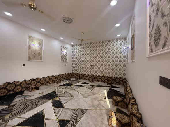 يالله
بيت زراعي للبيع مساحه ١٨٠م في منطقة الصخيين قريب على شارع السايدين العام بعد جسر الحولي 
بناء درجه اولى طابوق كونكريت وسقف ايزوكام 
يتكون من غرفتين وصاله وديوانيه كبيره ومطبخ وصحيات داخليه وخارجيه ومناور والبيت ديكورات مغربيه وستاره٢م وكراج 
شارعه ١٠م 
السعر١١٠
خدمات ماء وكهرباء ومدارس 
للمزيد من المعلومات يمكنكم التواصل معنا 
على صفحة الفيس بوك ( الامل للعقار) 
او الاتصال على الرقم التالي***********

للمزيد من العروض على الفيس بك 
https://www.facebook.com/profile.php?id=100087963616783&mibextid=2JQ9oc

للمزيد من العروض على حسابنا التيليجرام (الامل للعقار)
https://t.me/ameralkabe

للمزيد من العروض على حسابنا الواتساب (الامل للعقار)
https://chat.whatsapp.com/GRFrcEXw0J88CVE83bhb8v
