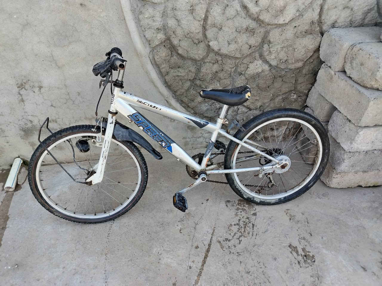 البايسكل للبيع العنوان موصل حي صدام السعر 35 وبي مجال ***********
