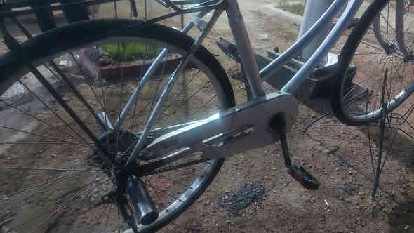 بايسكل نظيف ملحقاته وياه مكاني السماوة 
السعر ٧٥ وبي مجال للتواصل ***********
