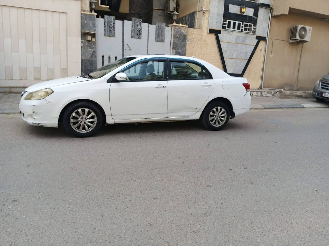 السلام عليكم
سياره للبيع نوع بيوايدي موديل 2014فؤؤؤل مواصفات 
بصمه فتحه حساسات كير مكينه حداديه وصط تخم تاير جديد العنوان كربلاء السعر 47وبيه مجال بصيط حك الجيه انتصال فقط ***********
