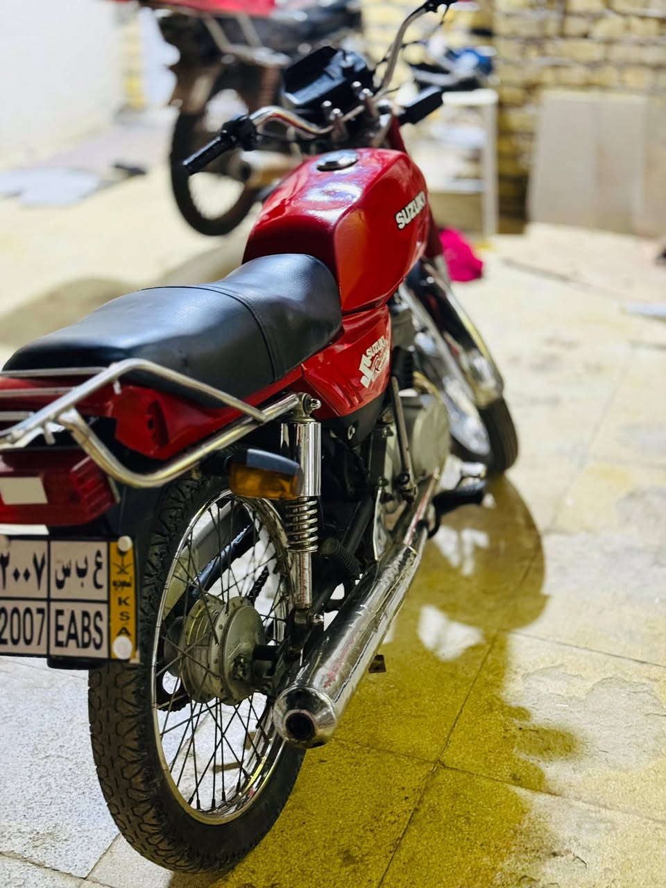 السلام عليكم دراجه ساسوكي لبيع مكفوله كفاله عامه مكينته ستندر بعد مامفتوحه ببلاديه كله مصبوغه لجماليه اوراق ولمايعرف بيهن لايصير لوتي الرقم ***********
